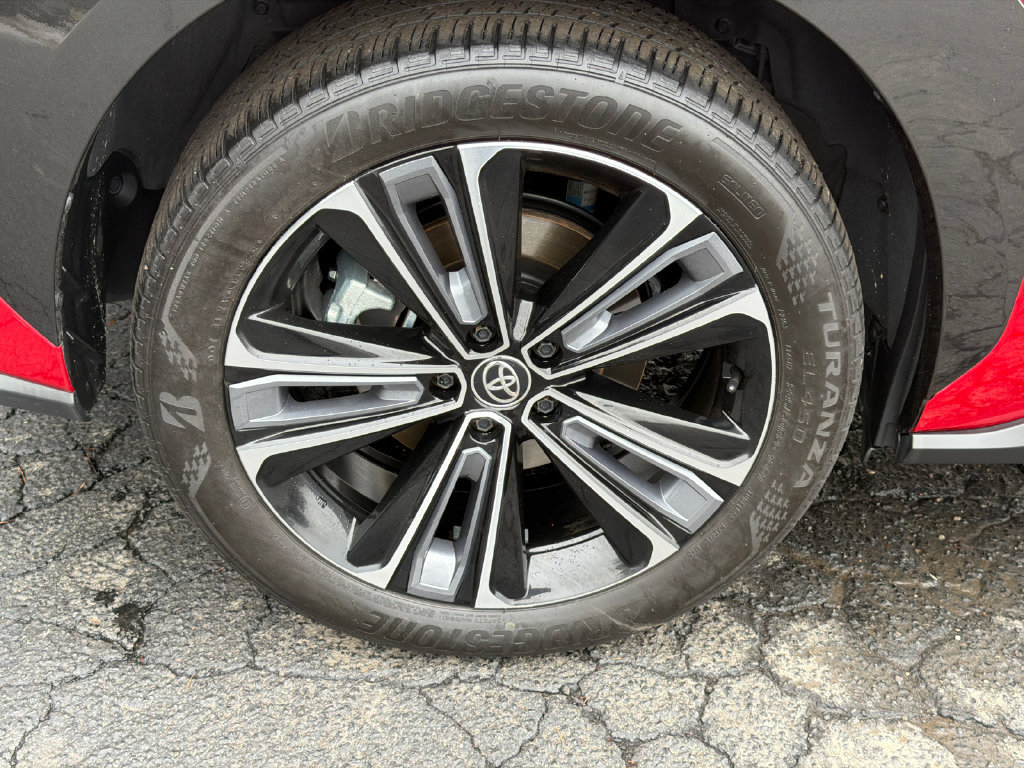 Used 2024 Toyota bZ4X FWD image 21