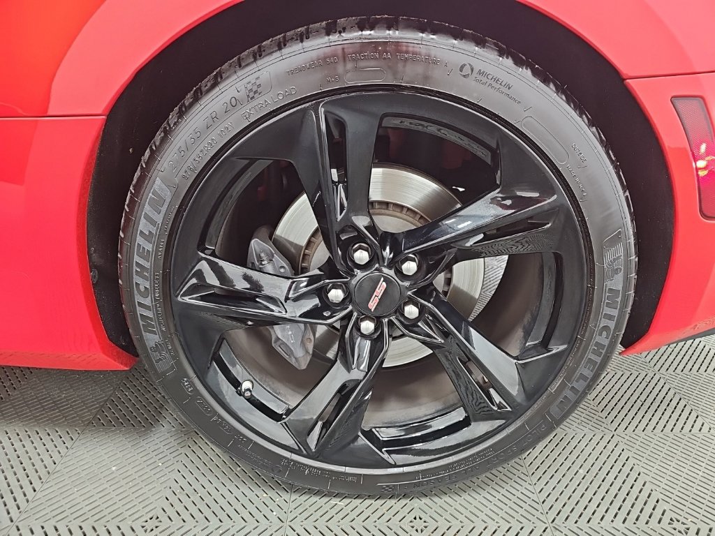 Used 2019 Chevrolet Camaro SS RWD image 38