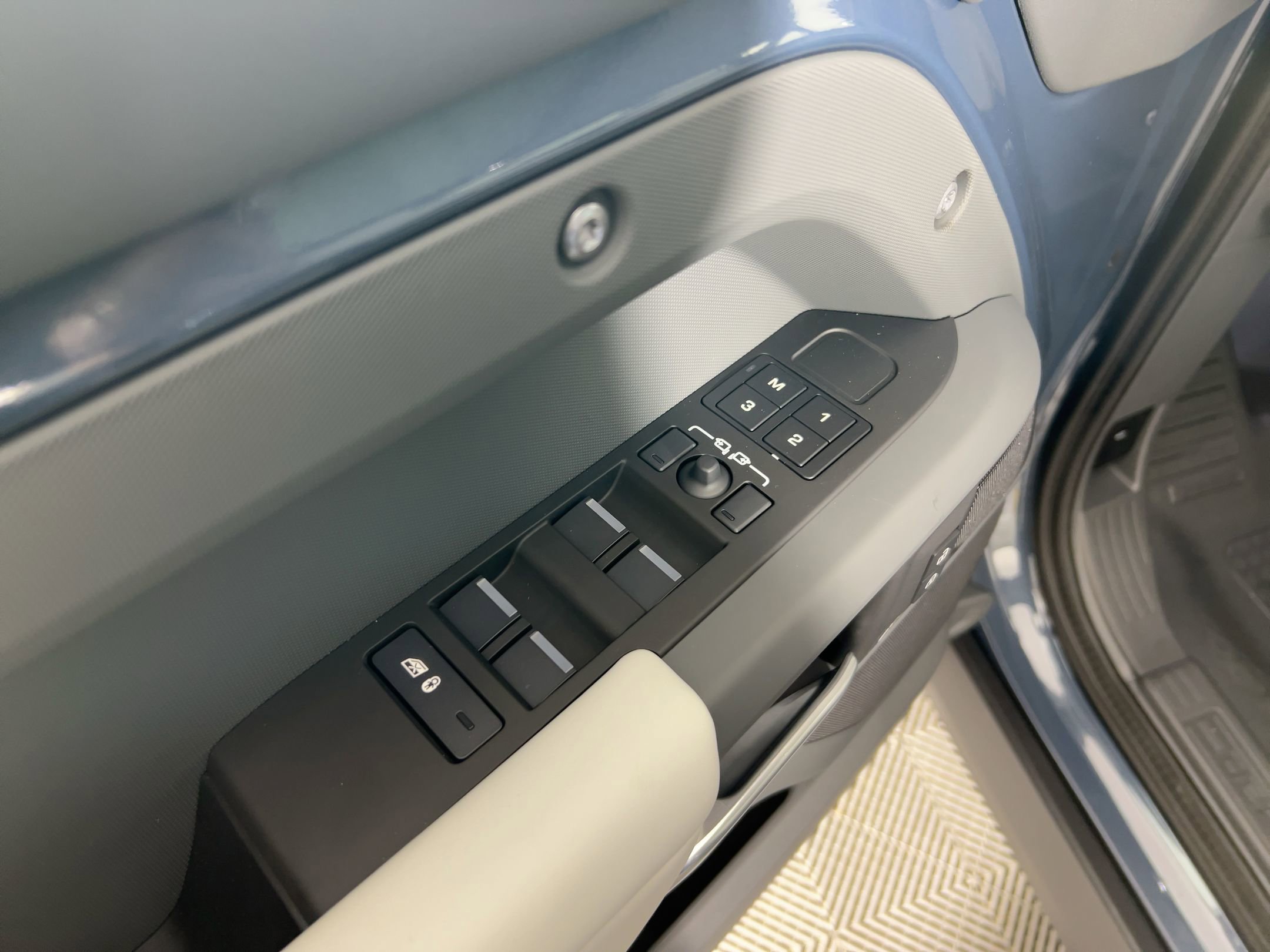 New 2026 Land Rover Defender 110 S image 11