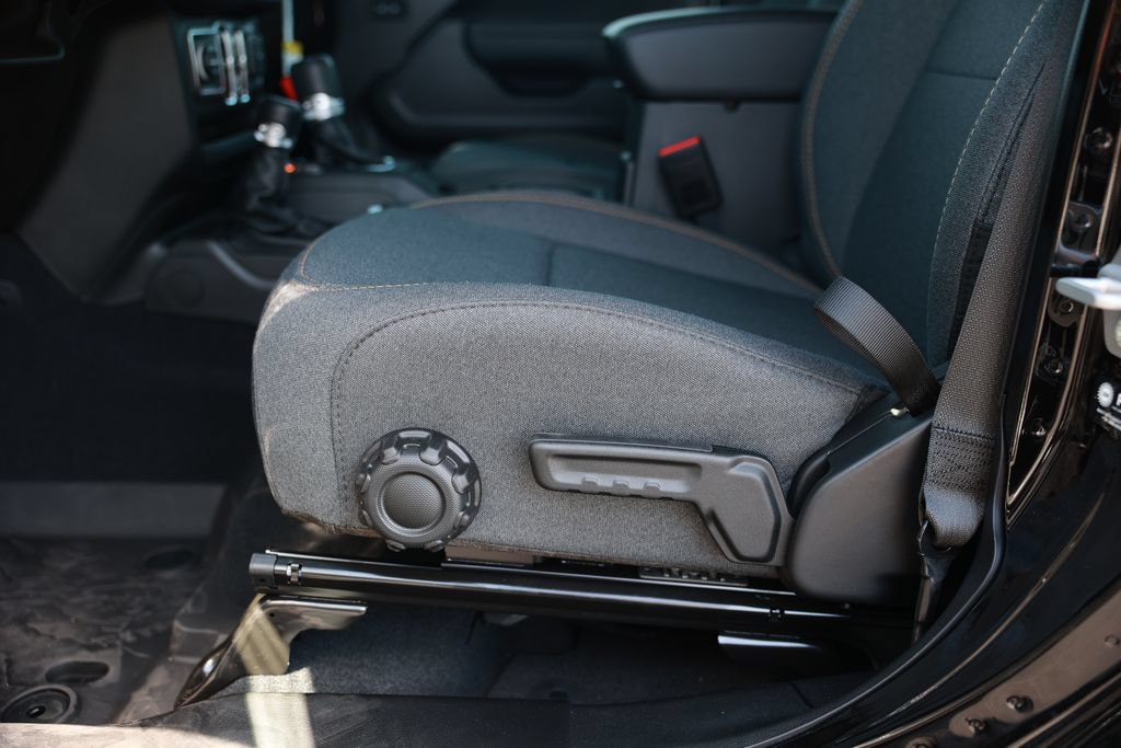 New 2026 Jeep Gladiator Sport AWD/4WD image 16