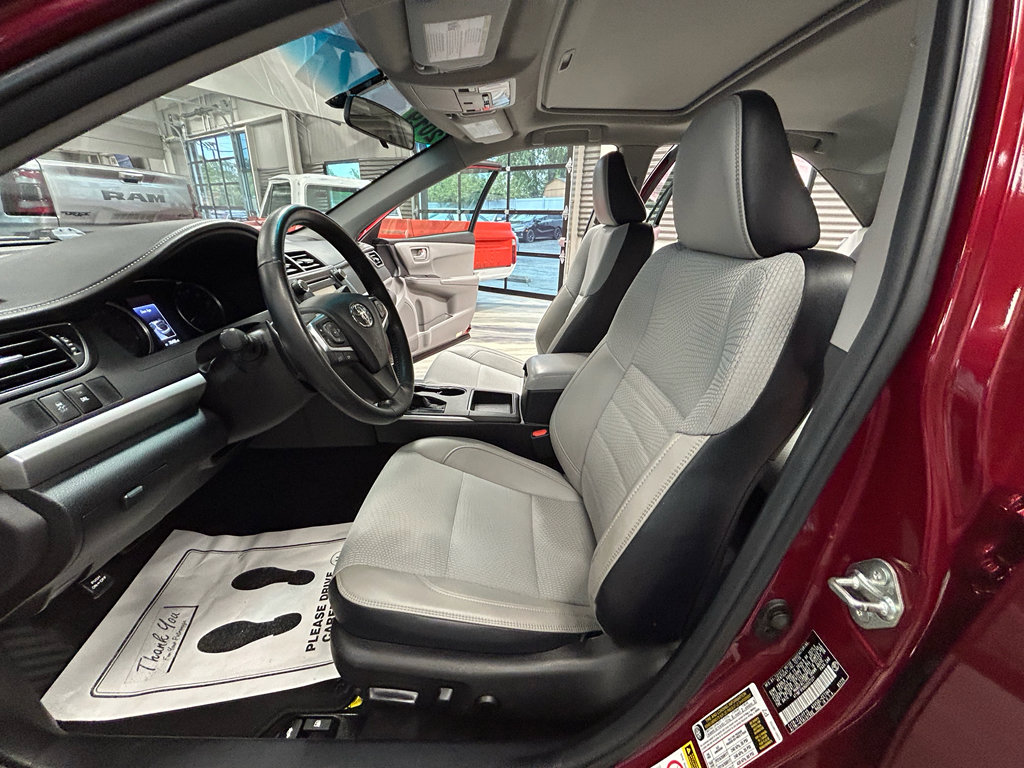 Used 2016 Toyota Camry SE w/ Moonroof Package FWD image 52