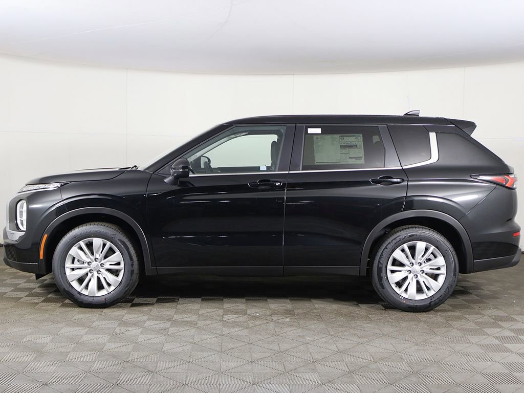 New 2026 Mitsubishi Outlander ES FWD image 16