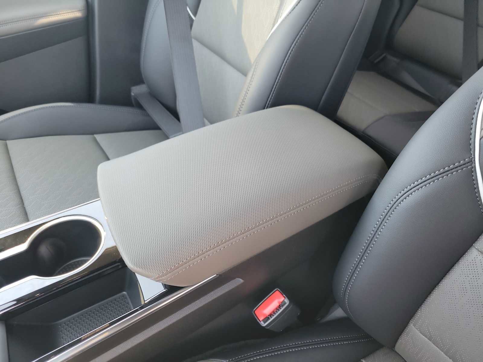 New 2026 Chevrolet Equinox LT w/ Convenience Package II FWD image 20