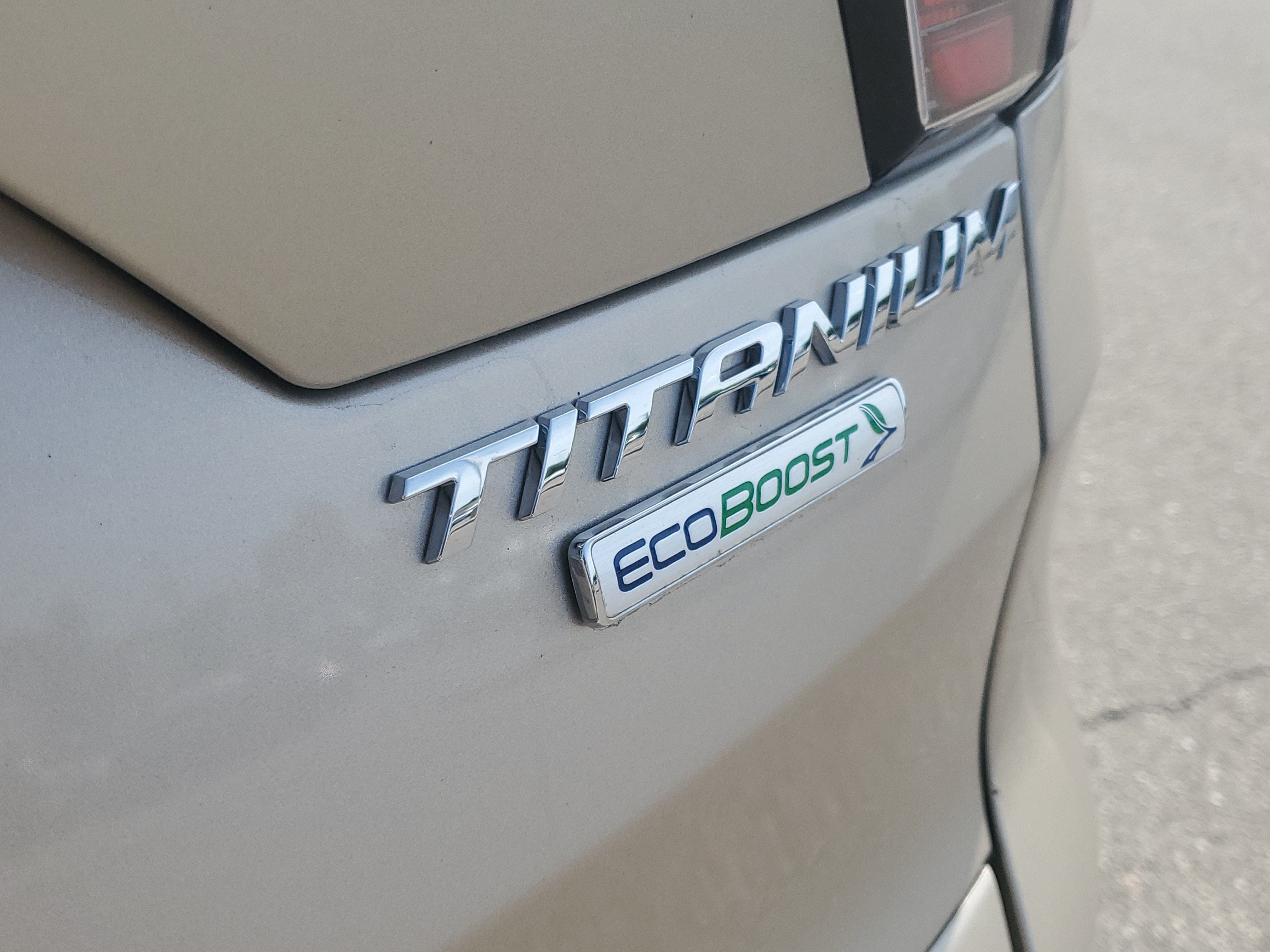 Used 2017 Ford Escape Titanium FWD image 29