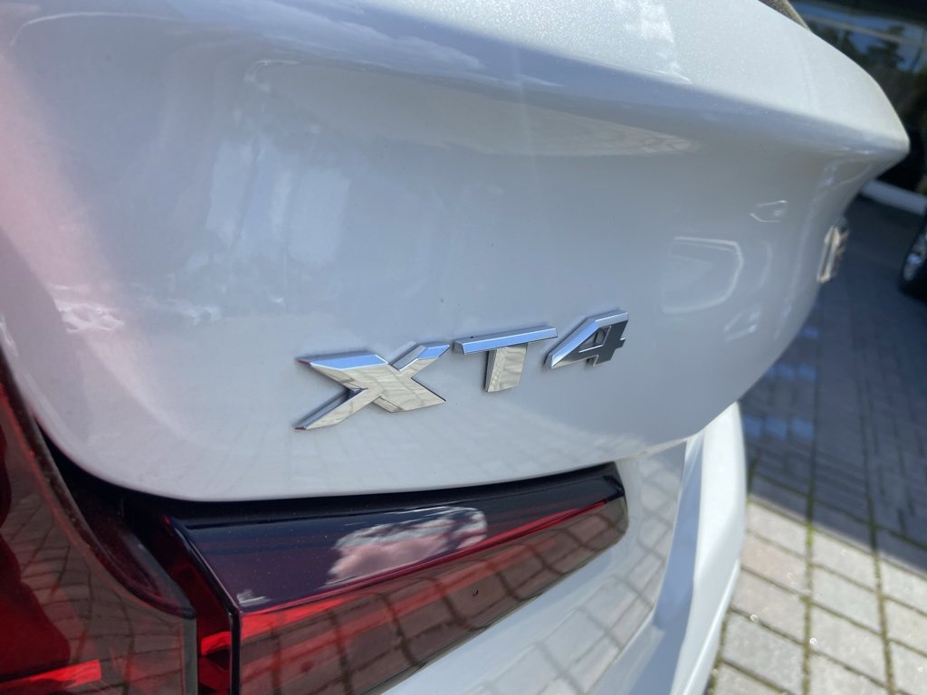 Certified 2025 Cadillac XT4 Premium Luxury image 8