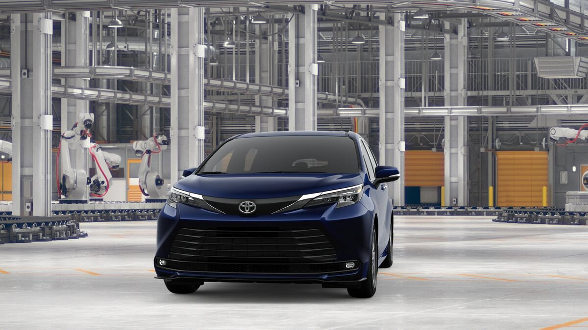 New 2026 Toyota Sienna XLE AWD/4WD image 18