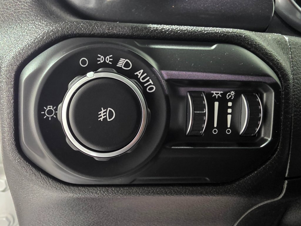 Used 2021 Jeep Wrangler Unlimited Sport image 32