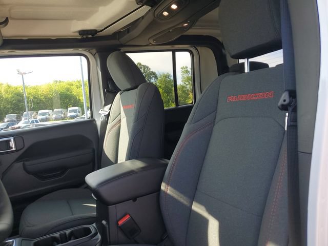 New 2026 Jeep Gladiator Rubicon w/ Technology Group AWD/4WD image 11