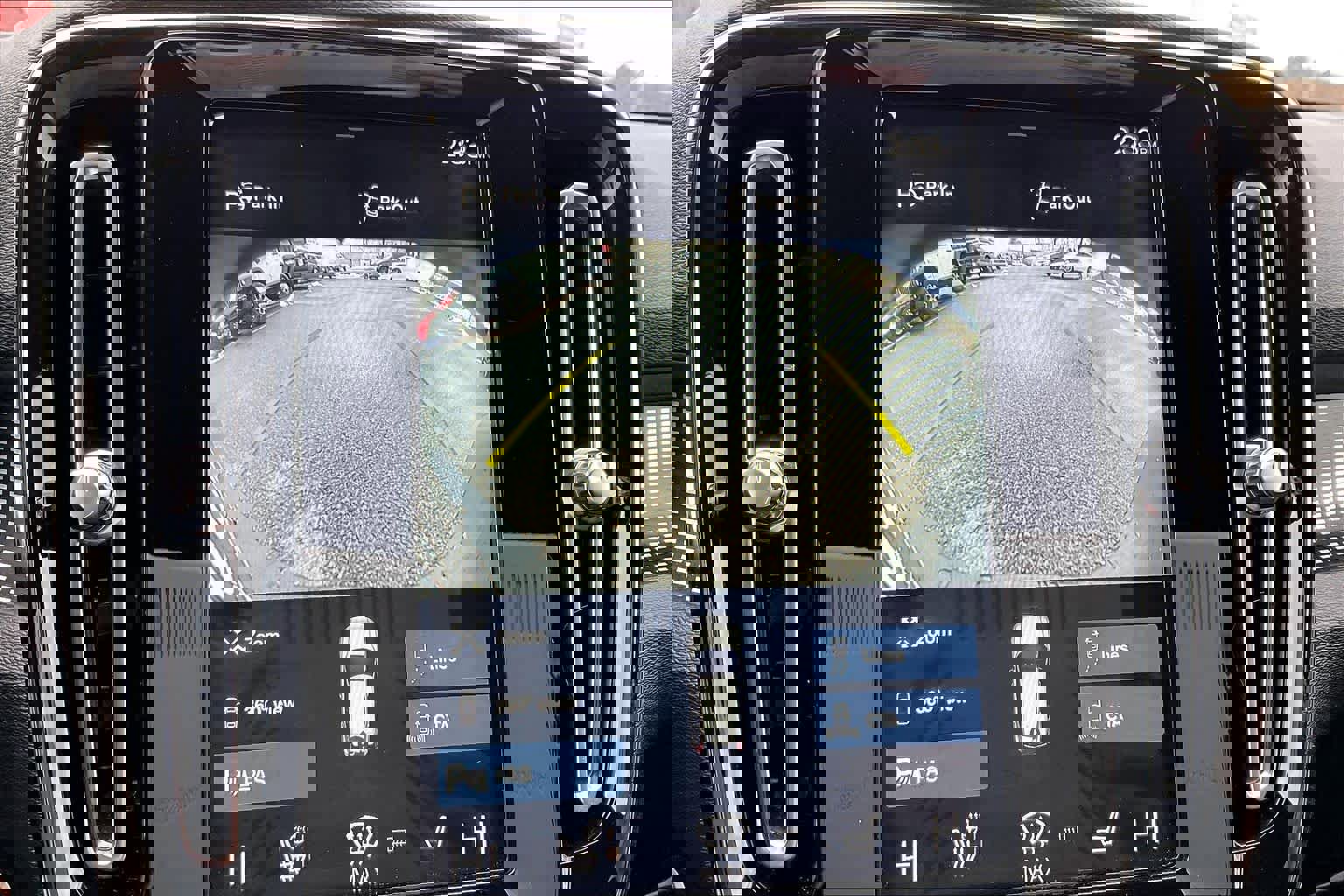 Used 2021 Volvo XC40 T5 R-Design w/ Advanced Package image 30