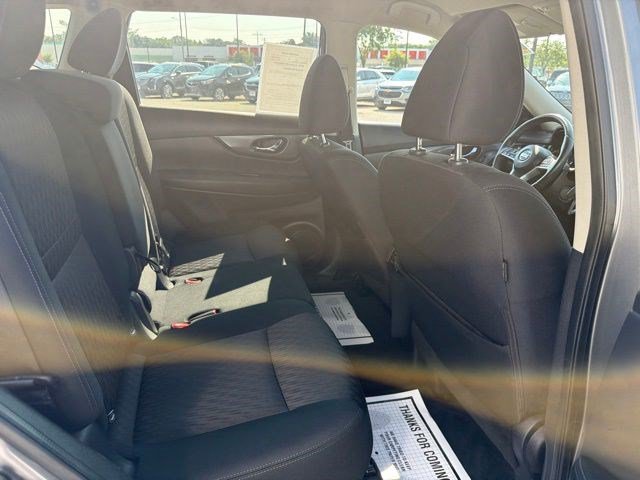 Used 2017 Nissan Rogue SV w/ SV Premium Package AWD/4WD image 19