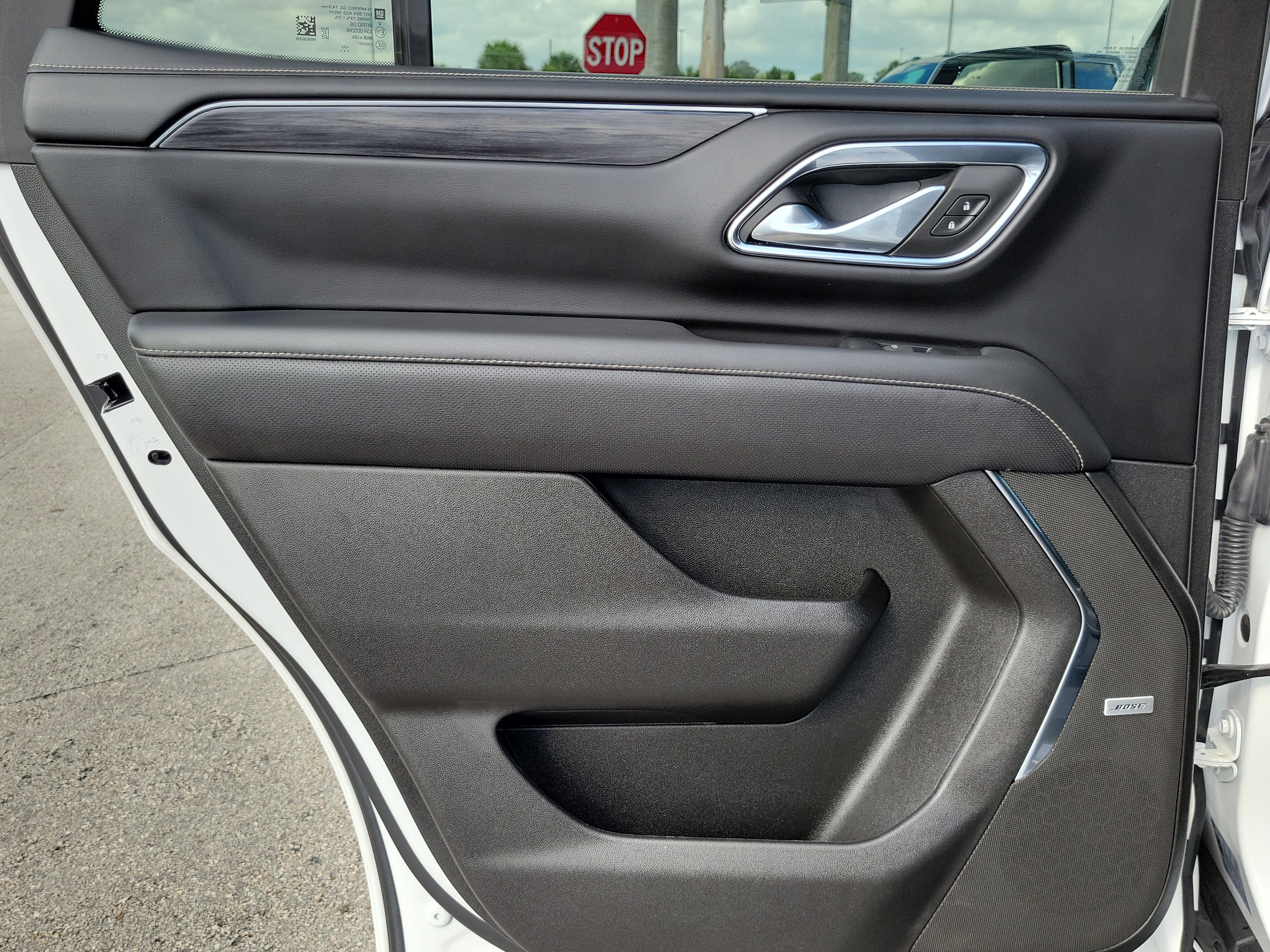 Used 2023 GMC Yukon SLT w/ SLT Luxury Package RWD image 26