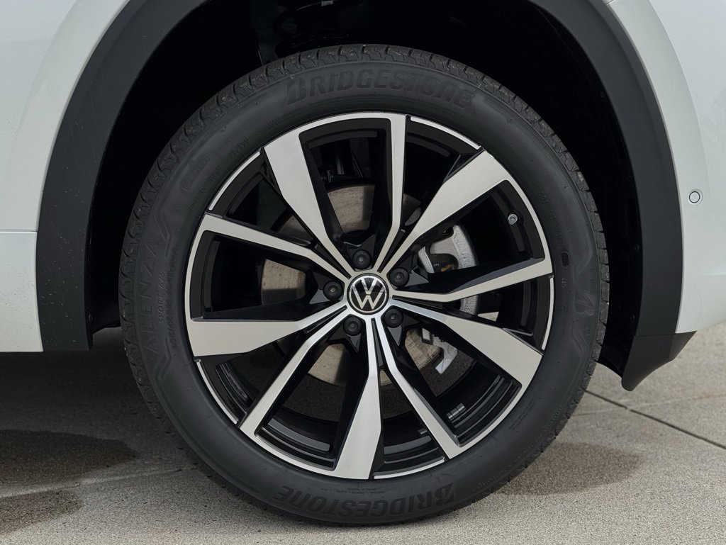 New 2026 Volkswagen Atlas Cross Sport SEL Premium R-Line image 7