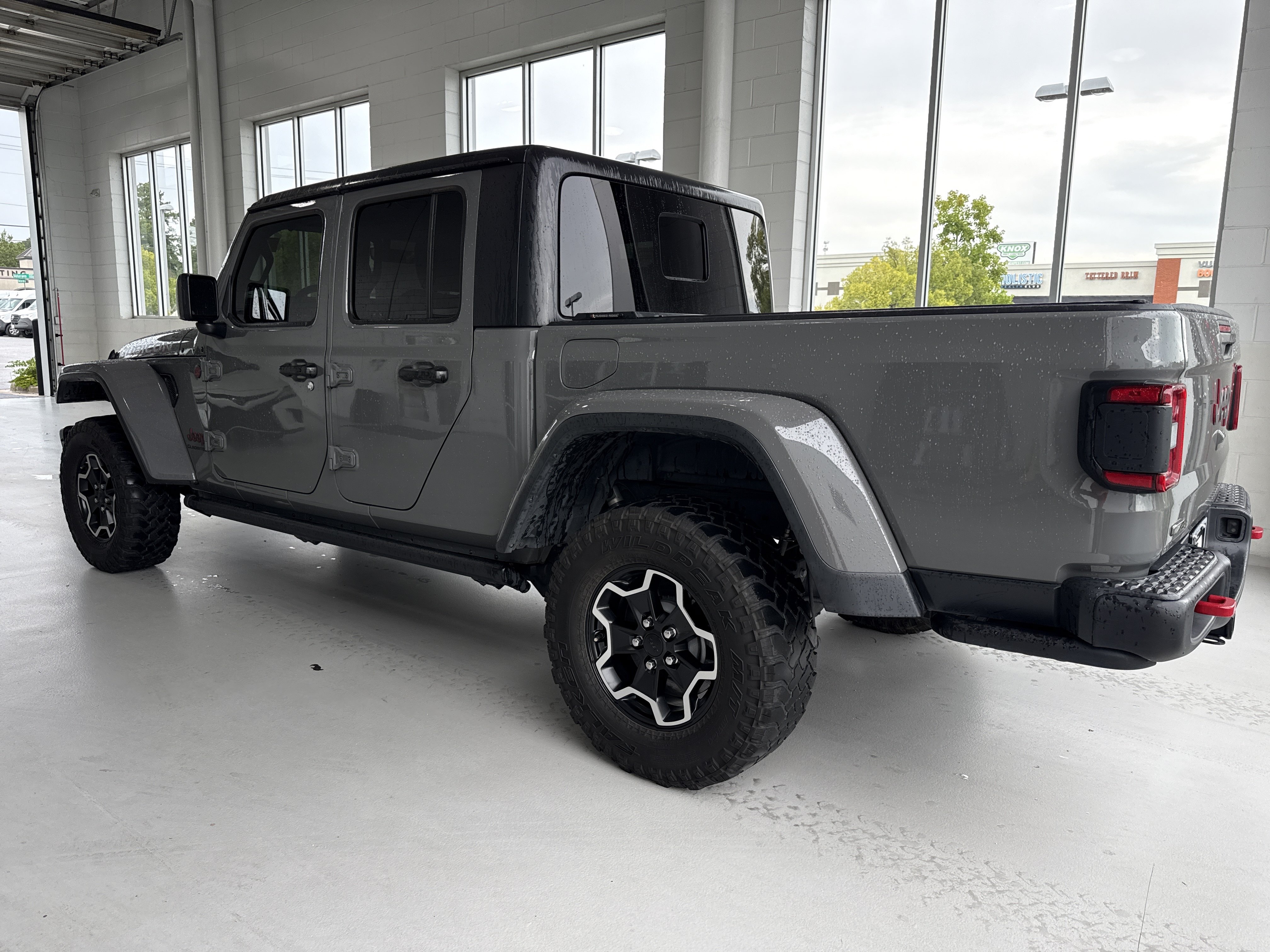 Used 2022 Jeep Gladiator Rubicon w/ LED Lighting Group AWD/4WD image 3
