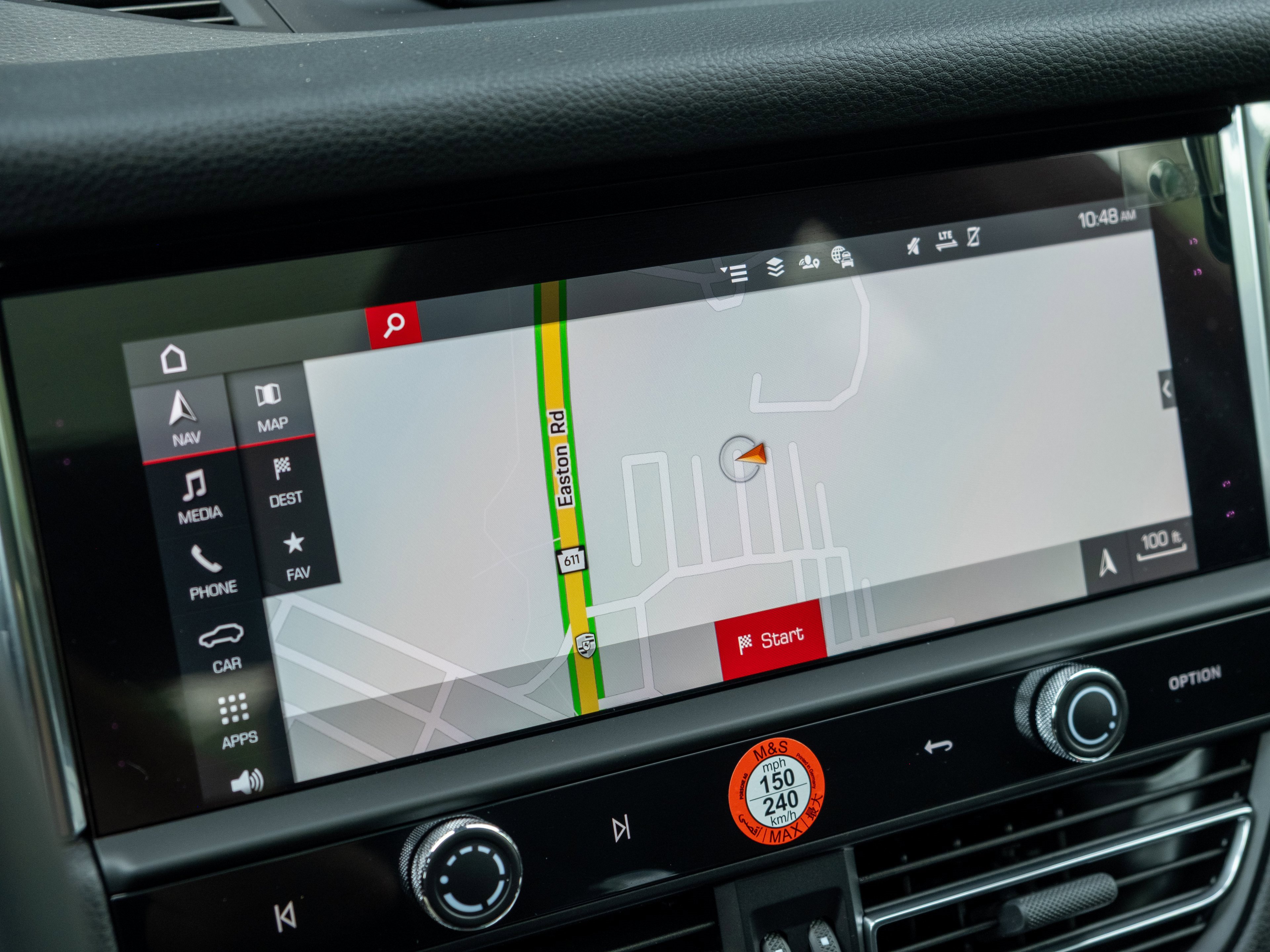 Certified 2025 Porsche Macan image 28