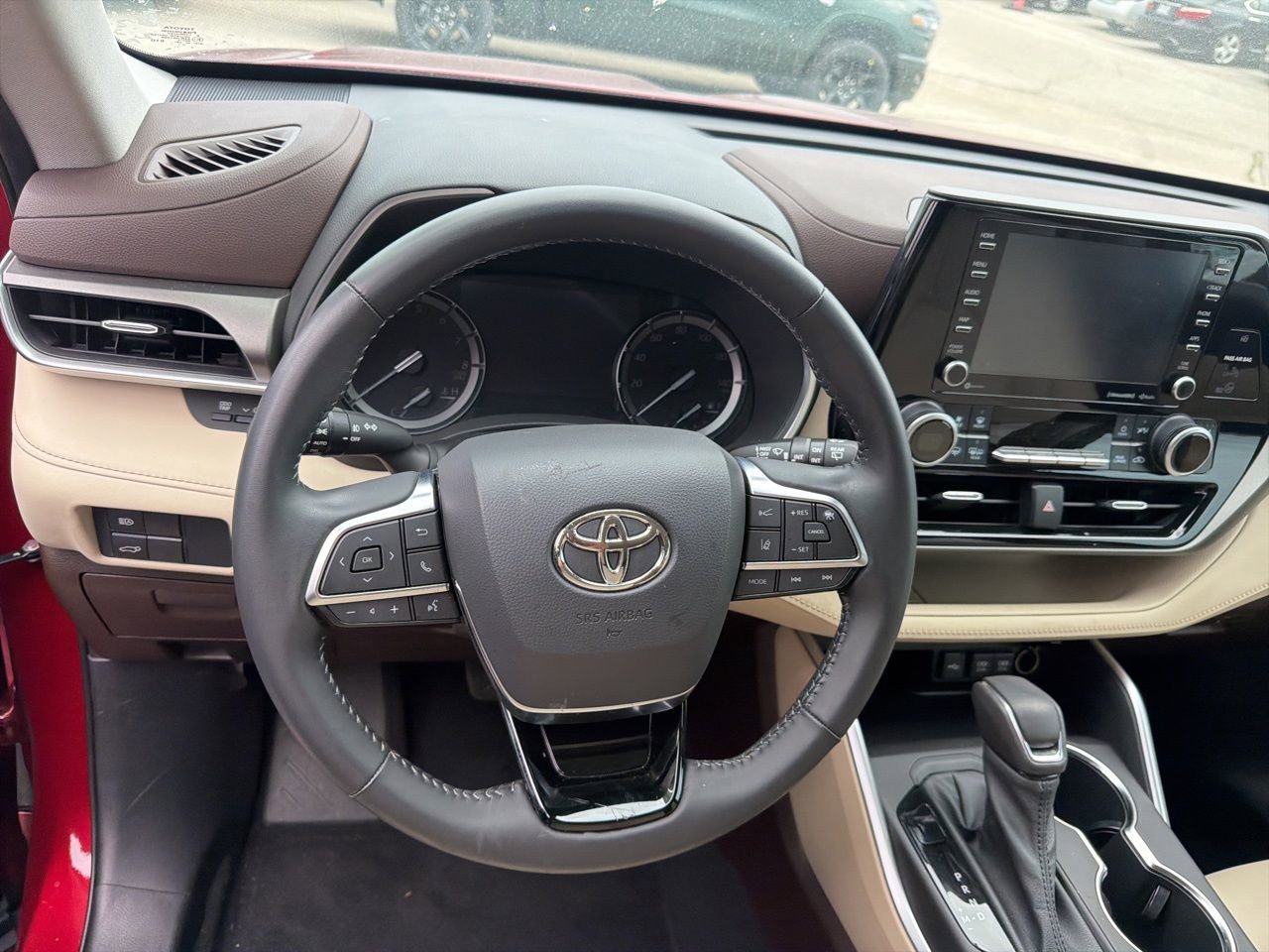 Used 2021 Toyota Highlander XLE image 13