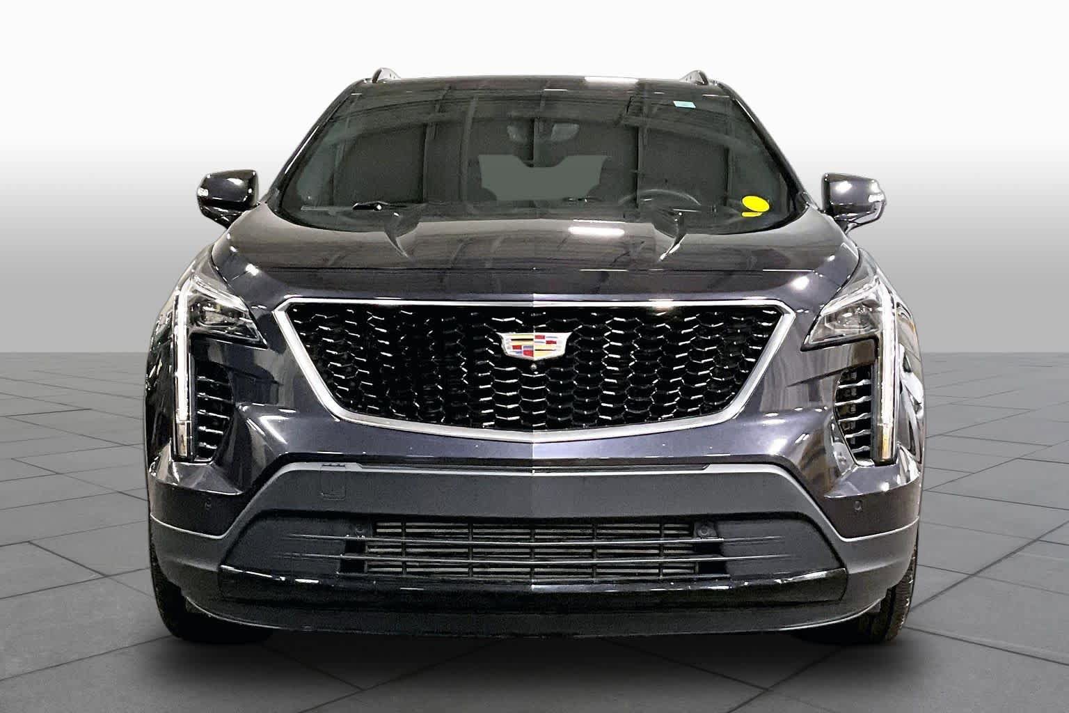 Used 2022 Cadillac XT4 Sport w/ Enhanced Visibility Package FWD image 4