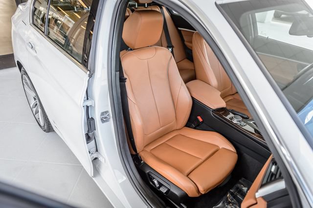Used 2018 BMW 340i xDrive Sedan AWD/4WD image 23
