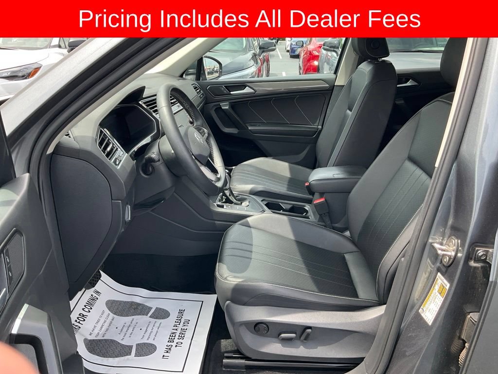 Used 2022 Volkswagen Tiguan SE FWD image 2