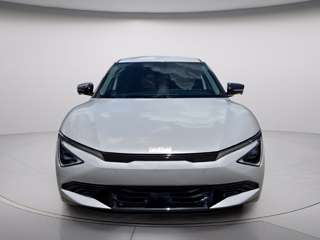New 2026 Kia EV6 Wind RWD image 3