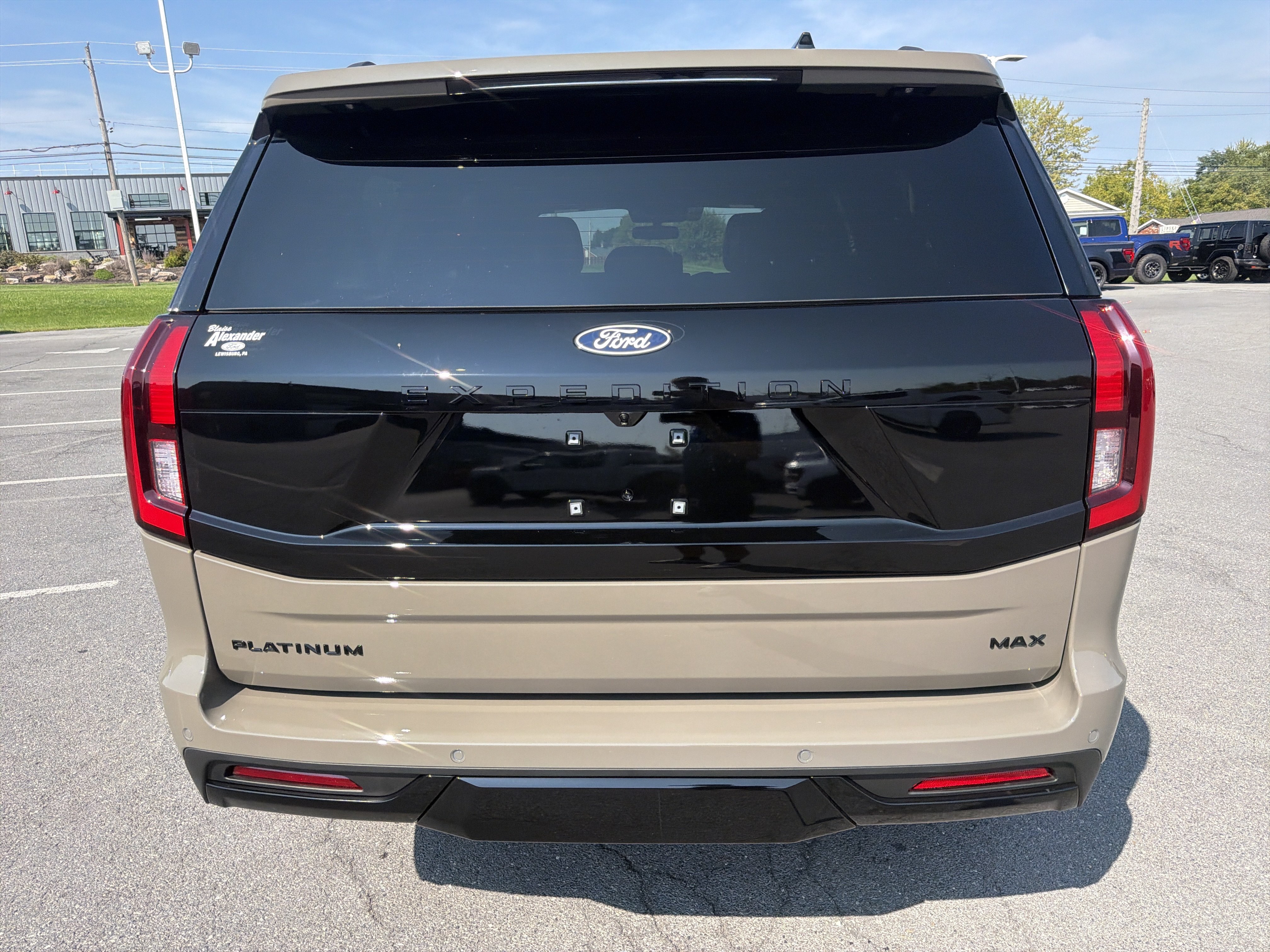 New 2027 Ford Expedition Max Platinum w/ Stealth Appearance Package AWD/4WD image 4