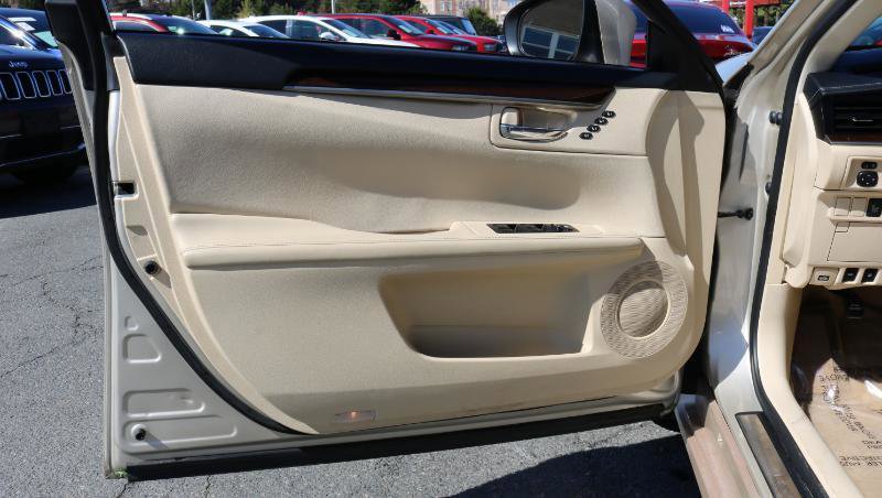 Used 2015 Lexus ES 350 4dr Sdn w/ Luxury Package image 10