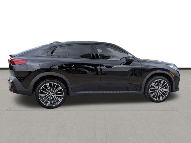 Used 2026 BMW X2 xDrive28i w/ Convenience Package AWD/4WD image 4