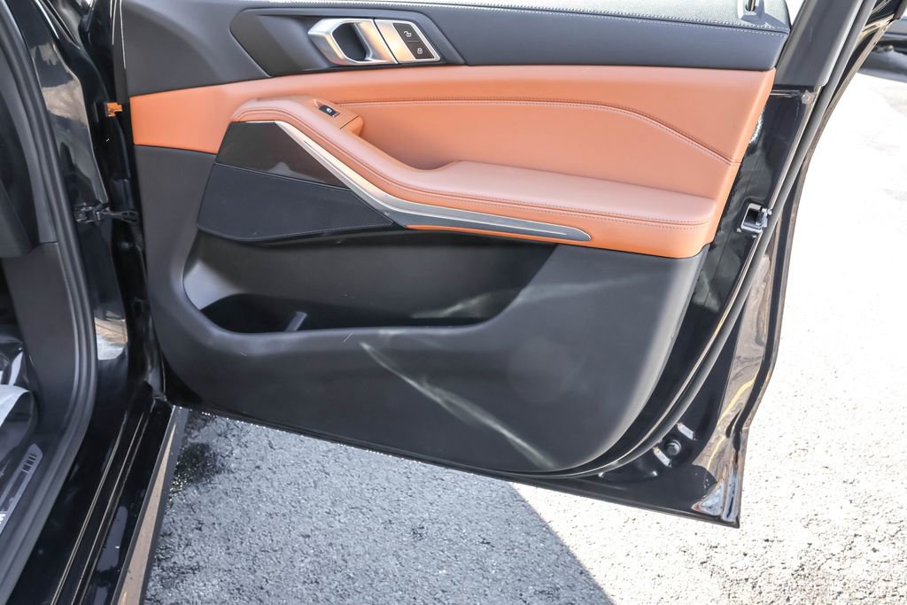 Used 2022 BMW X5 xDrive40i w/ M Sport Package image 43