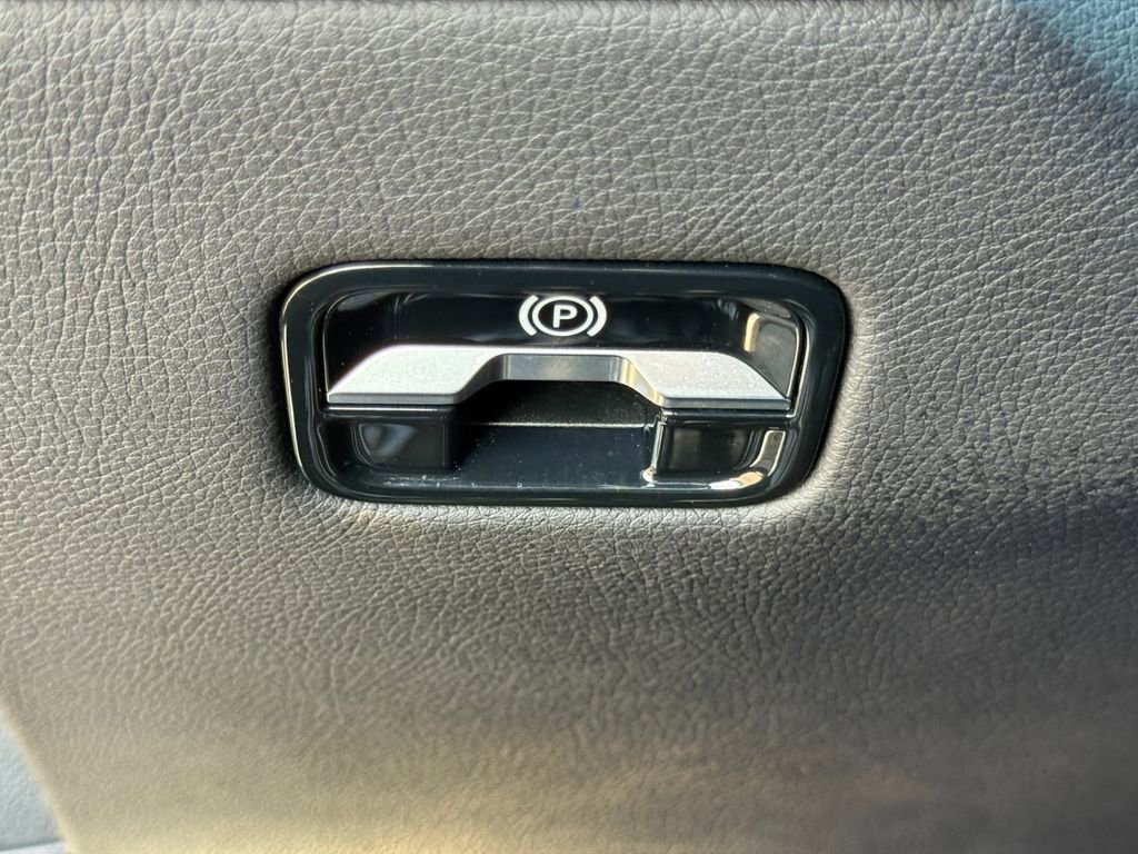 Used 2023 Mercedes-Benz S 500 4MATIC w/ AMG Line image 22