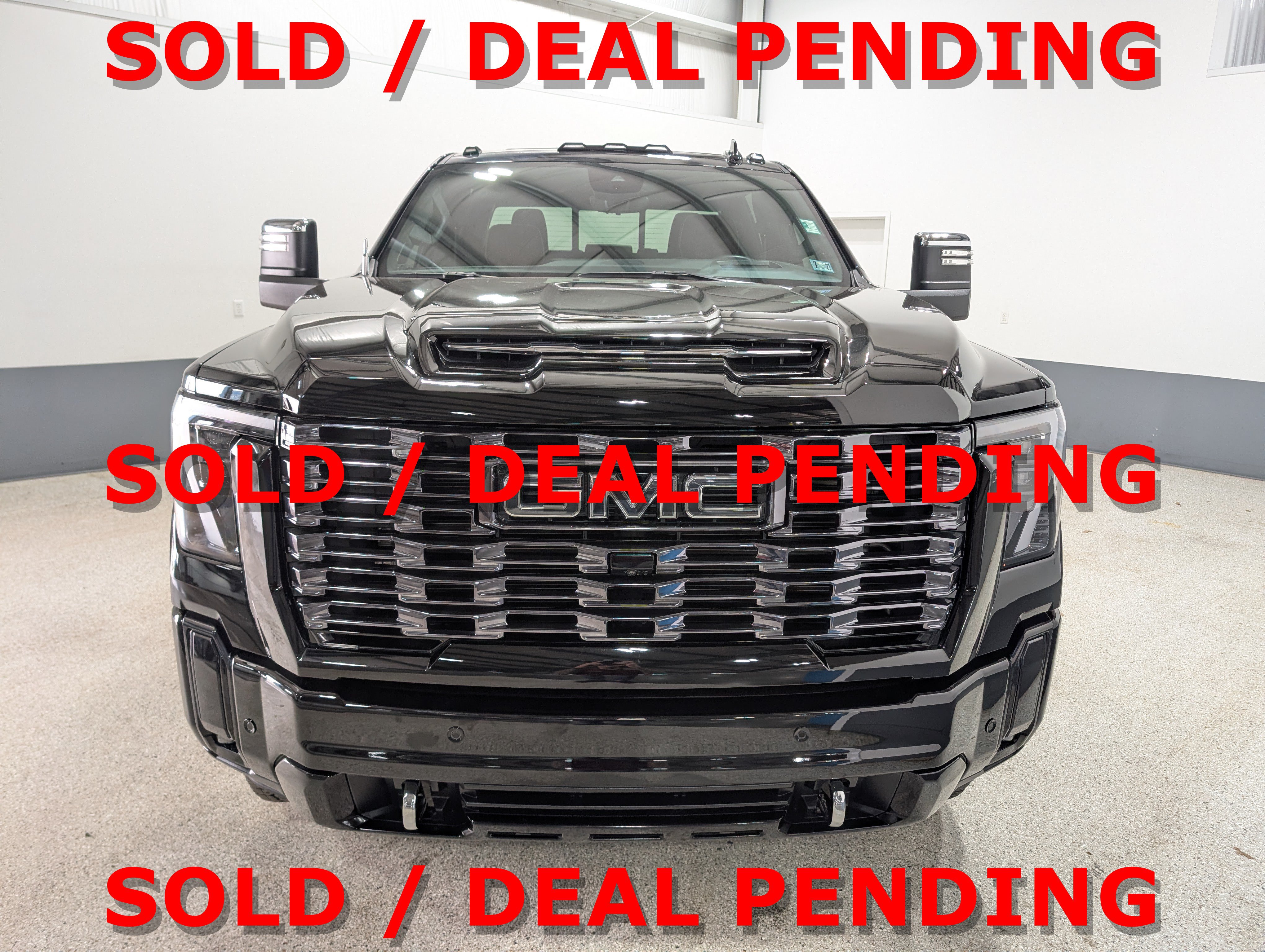 Used 2025 GMC Sierra 2500 Denali Ultimate AWD/4WD image 8