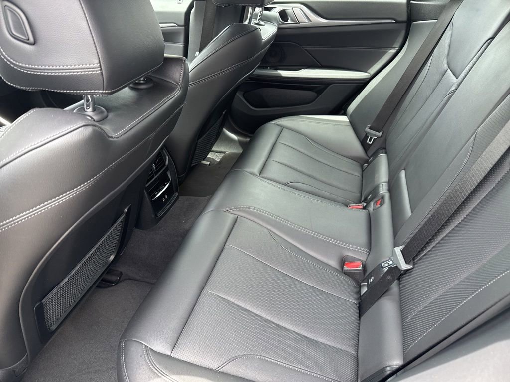 Used 2022 BMW i4 eDrive40 RWD image 10