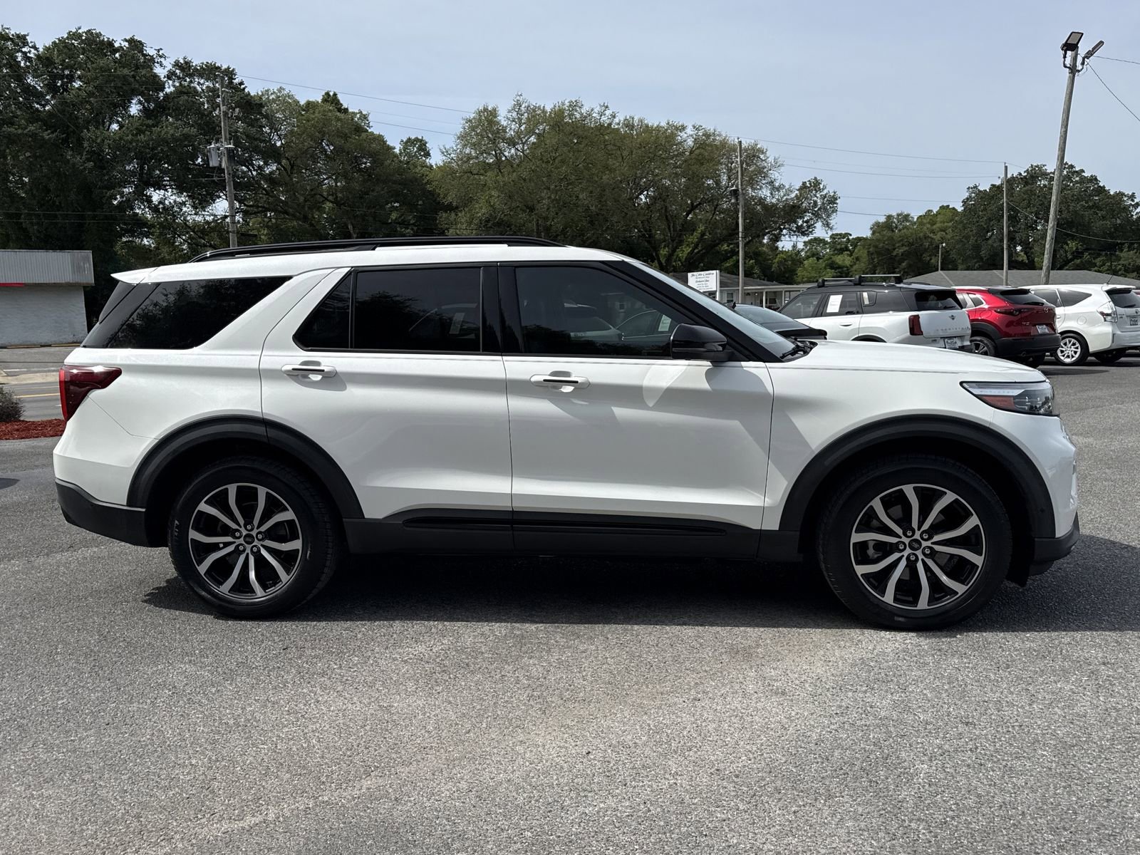 Used 2020 Ford Explorer ST w/ Premium Technology Package AWD/4WD image 6