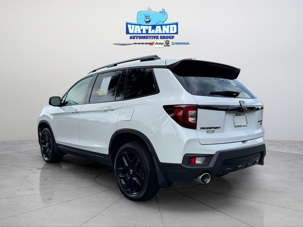 Certified 2024 Honda Passport Black Edition image 3