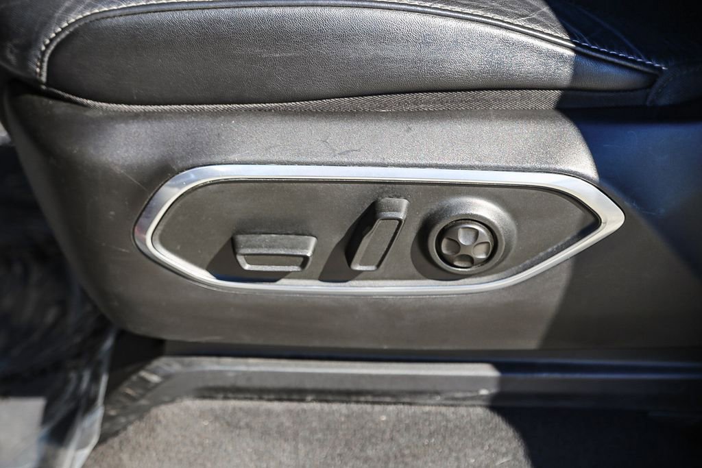 Used 2024 Jeep Wagoneer L Series II RWD image 23