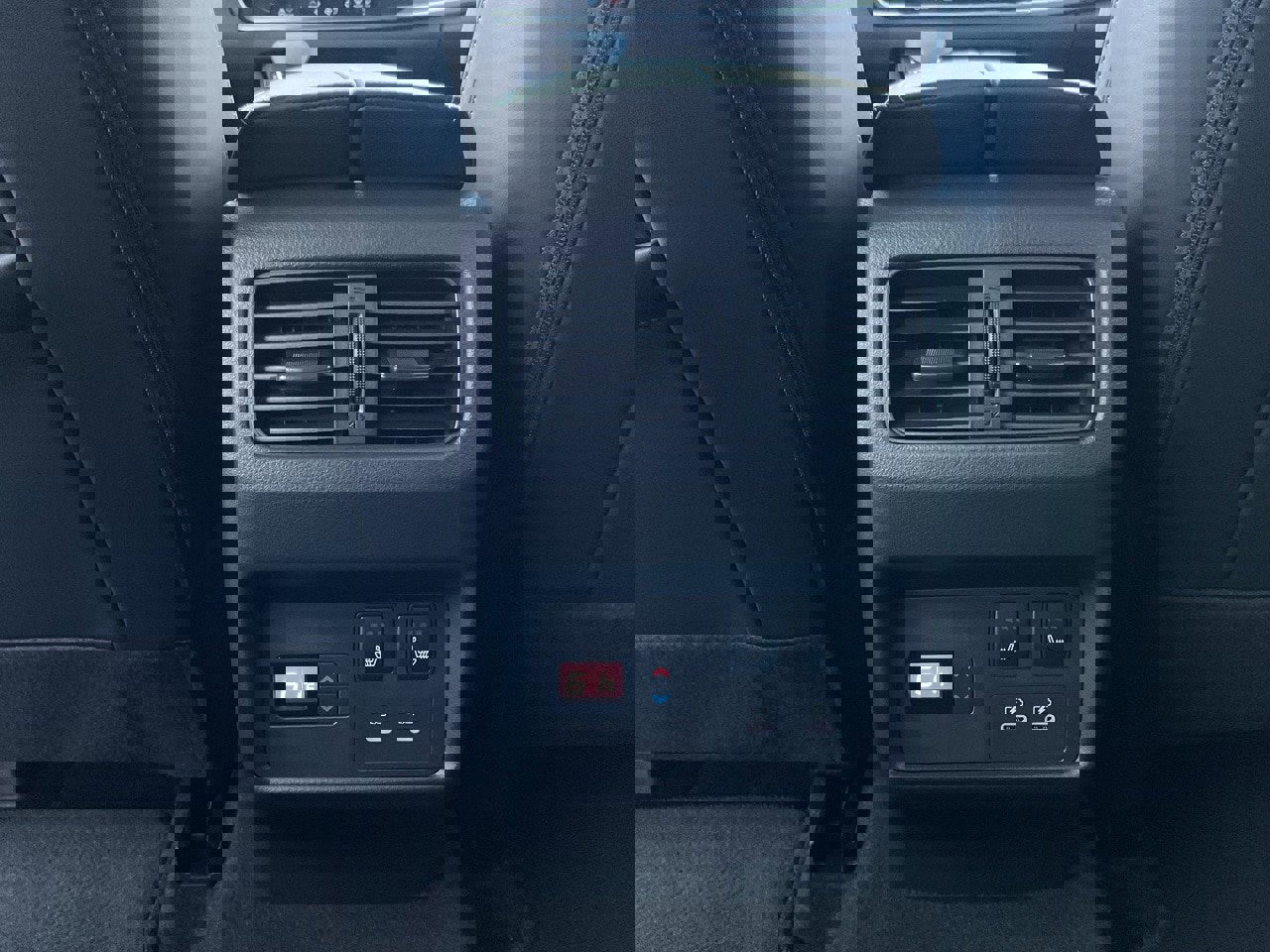 New 2026 Nissan Rogue Platinum image 18