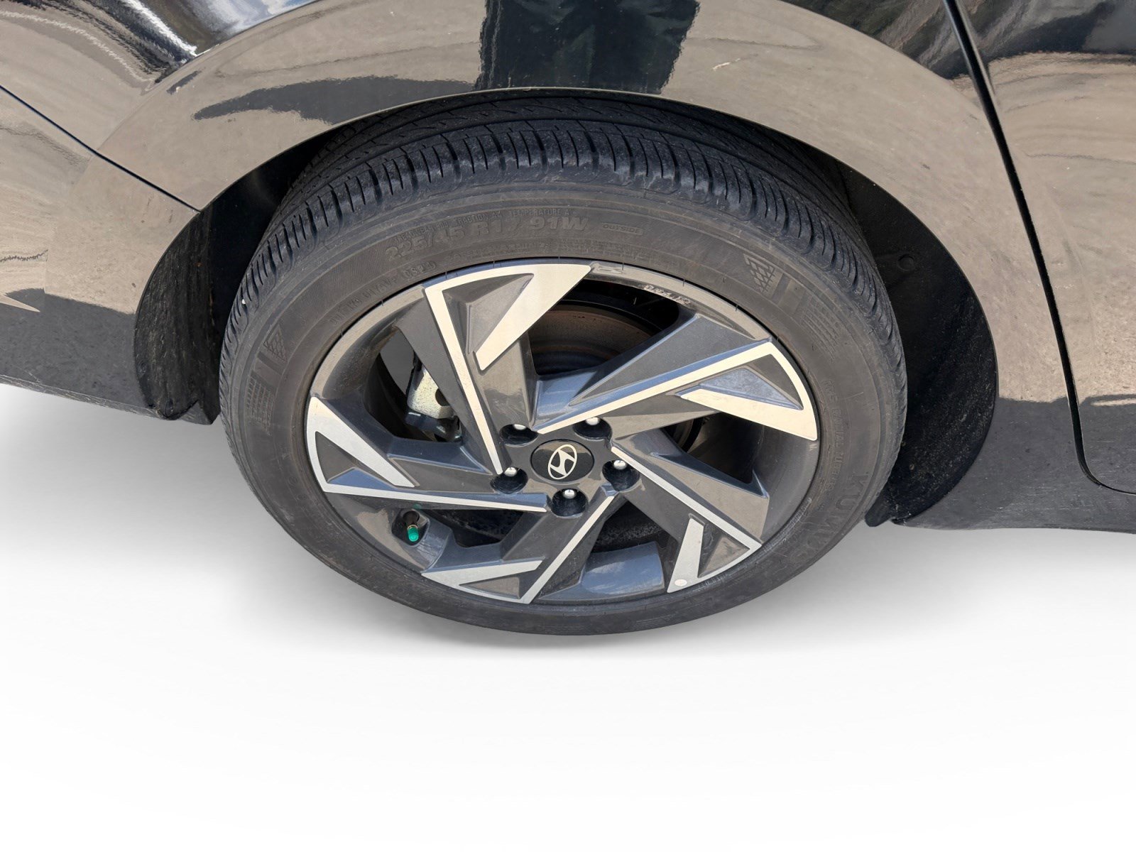 Certified 2024 Hyundai Elantra SEL w/ Convenience Package image 17