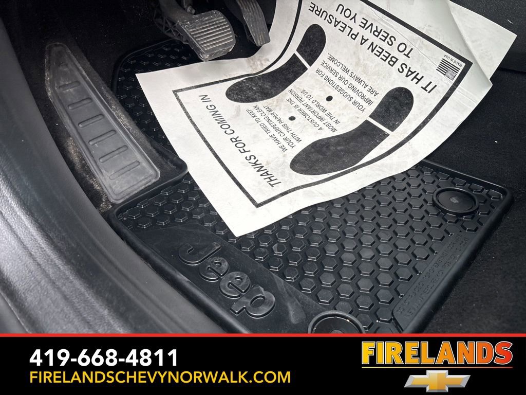 Used 2023 Jeep Renegade Limited w/ Sun/Sound Group image 18