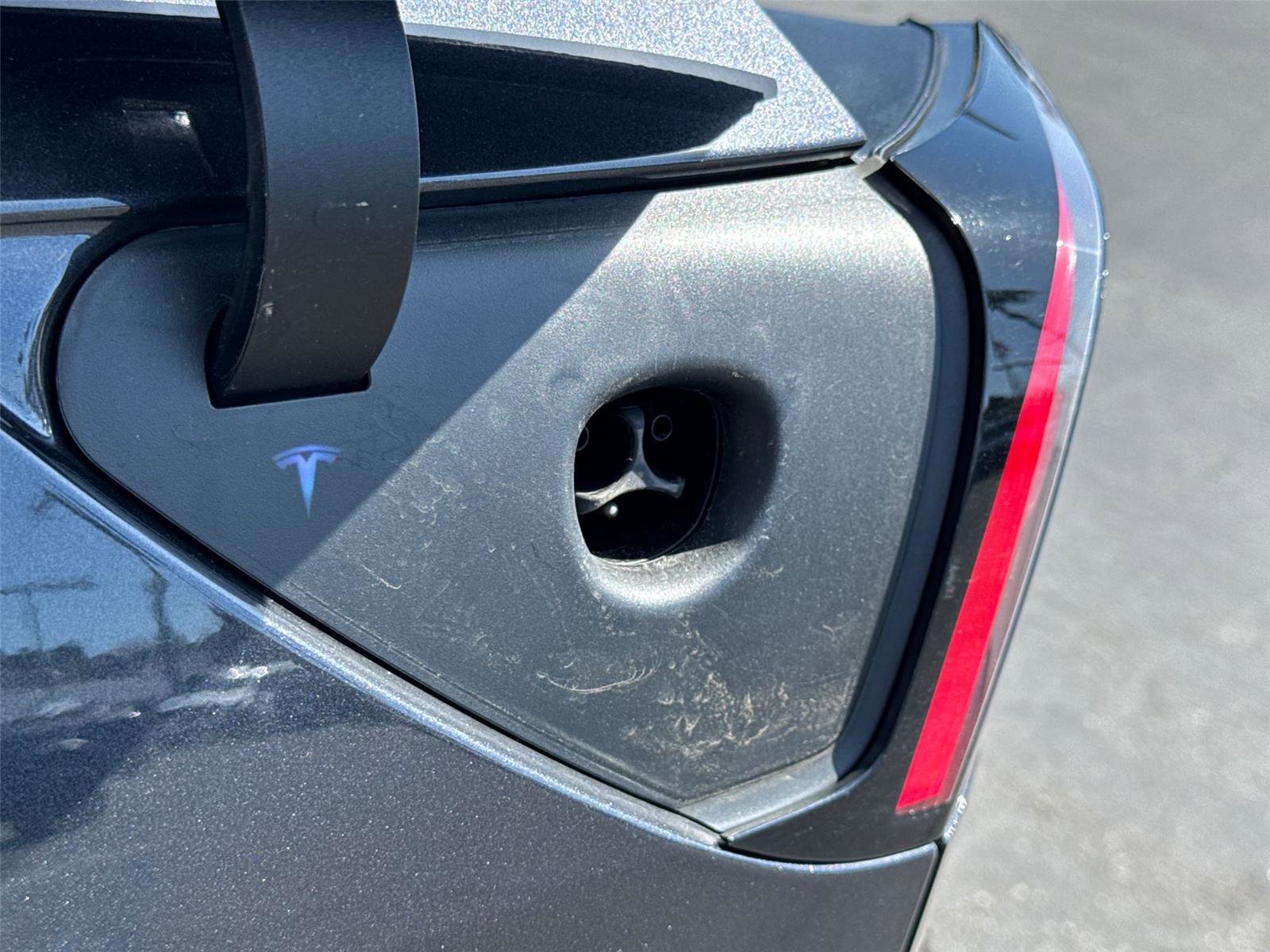 Used 2025 Tesla Model Y Long Range AWD/4WD image 9