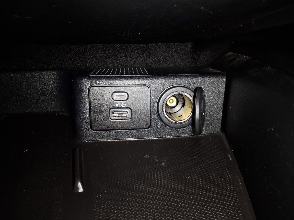 Used 2021 Ford Escape SEL w/ Technology Package FWD image 24