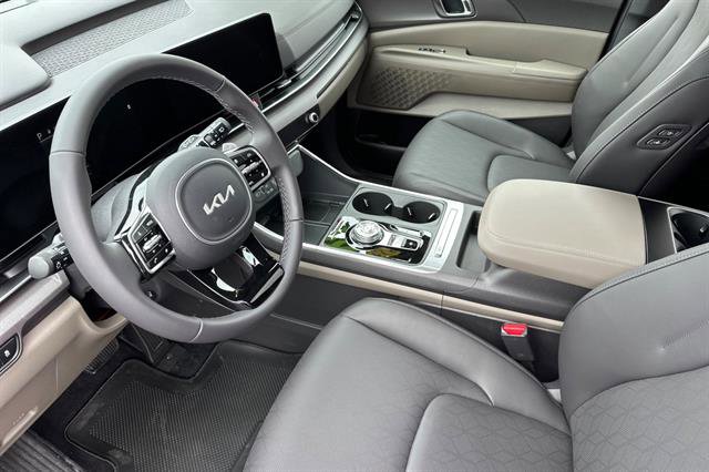 New 2025 Kia Carnival EX image 10