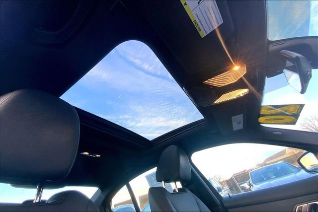 Used 2020 BMW 330i xDrive Sedan w/ Convenience Package image 11