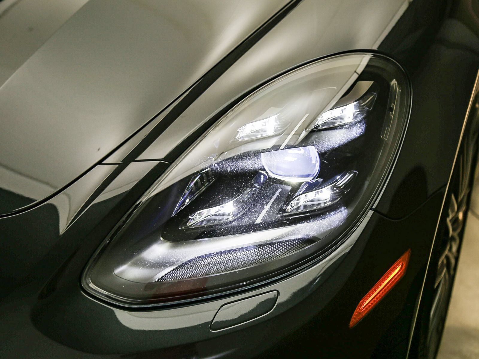Used 2018 Porsche Panamera 4 Executive AWD/4WD image 11