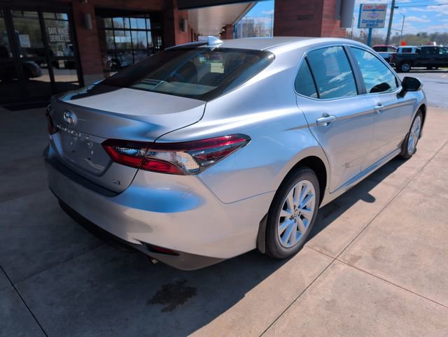 Used 2024 Toyota Camry LE w/ Convenience Package image 8