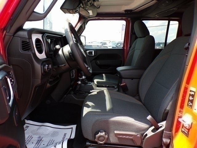 Used 2025 Jeep Gladiator Sport AWD/4WD image 11