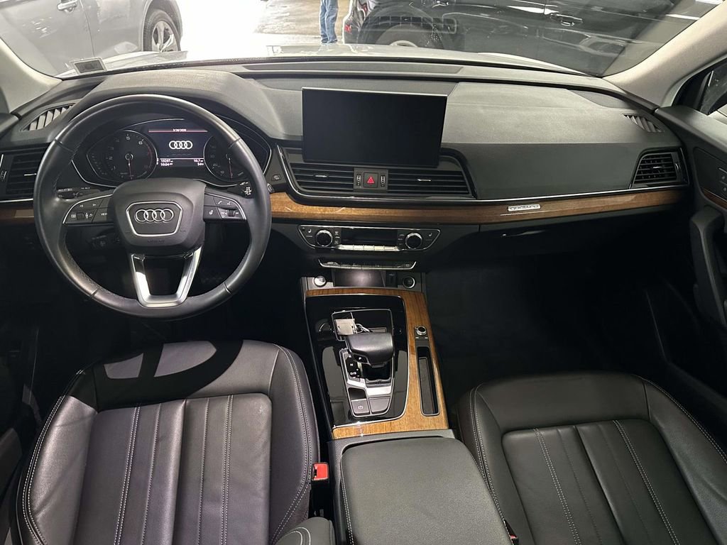 Used 2023 Audi Q5 2.0T Premium w/ Convenience Package image 12