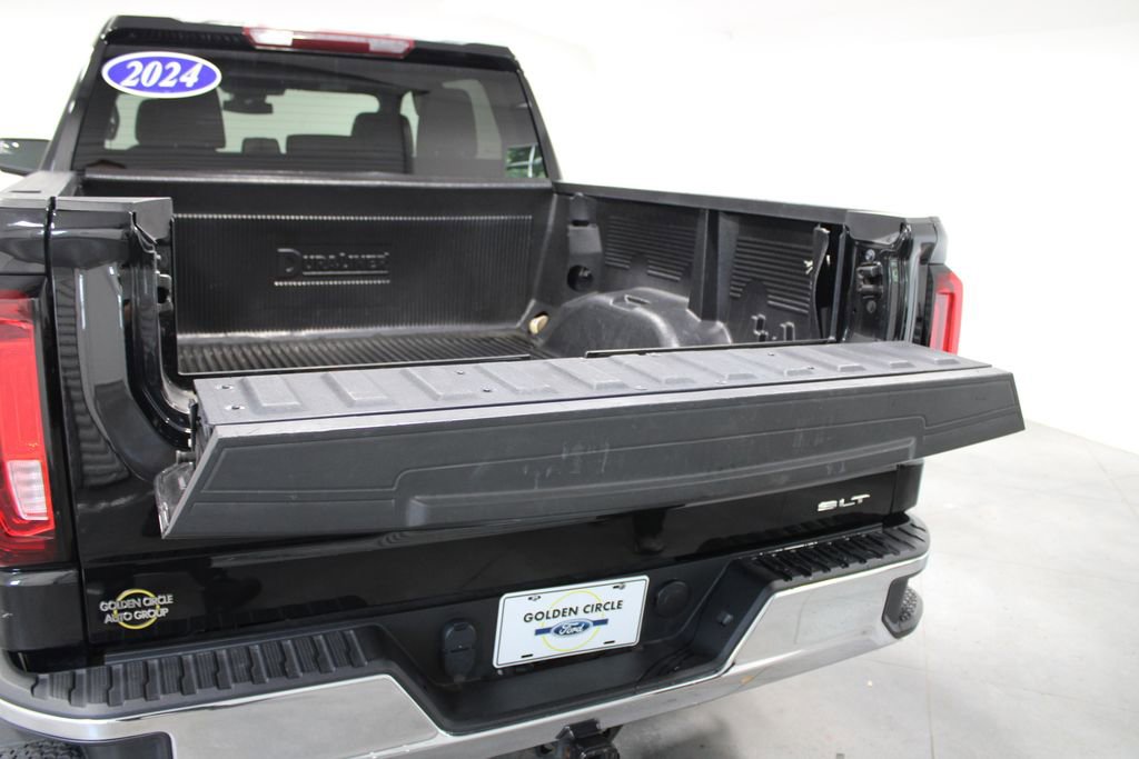 Used 2024 GMC Sierra 1500 SLT AWD/4WD image 19