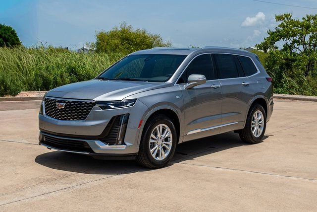 New 2025 Cadillac XT6 Luxury image 3