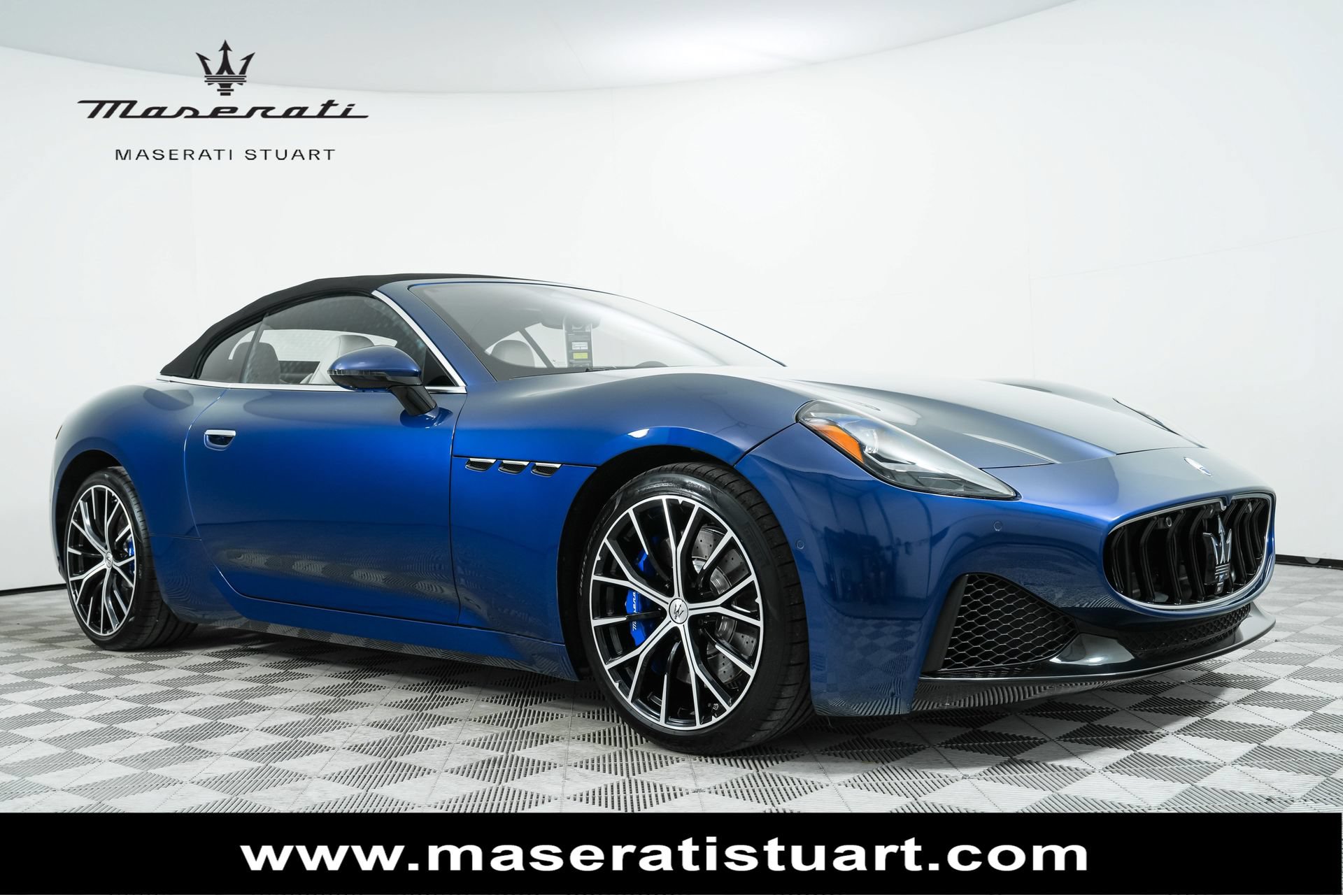 New 2026 Maserati GranCabrio Modena AWD/4WD image 2