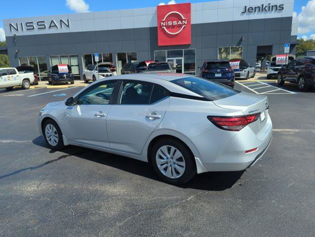 Certified 2023 Nissan Sentra S FWD image 9