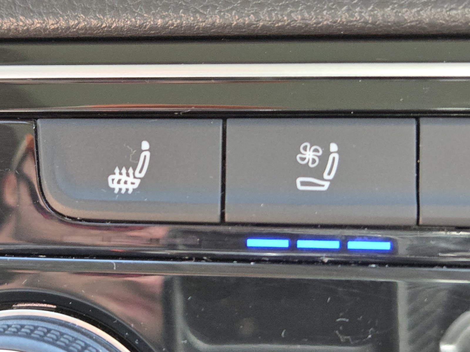 Used 2021 Volkswagen Atlas SEL Premium AWD/4WD image 6