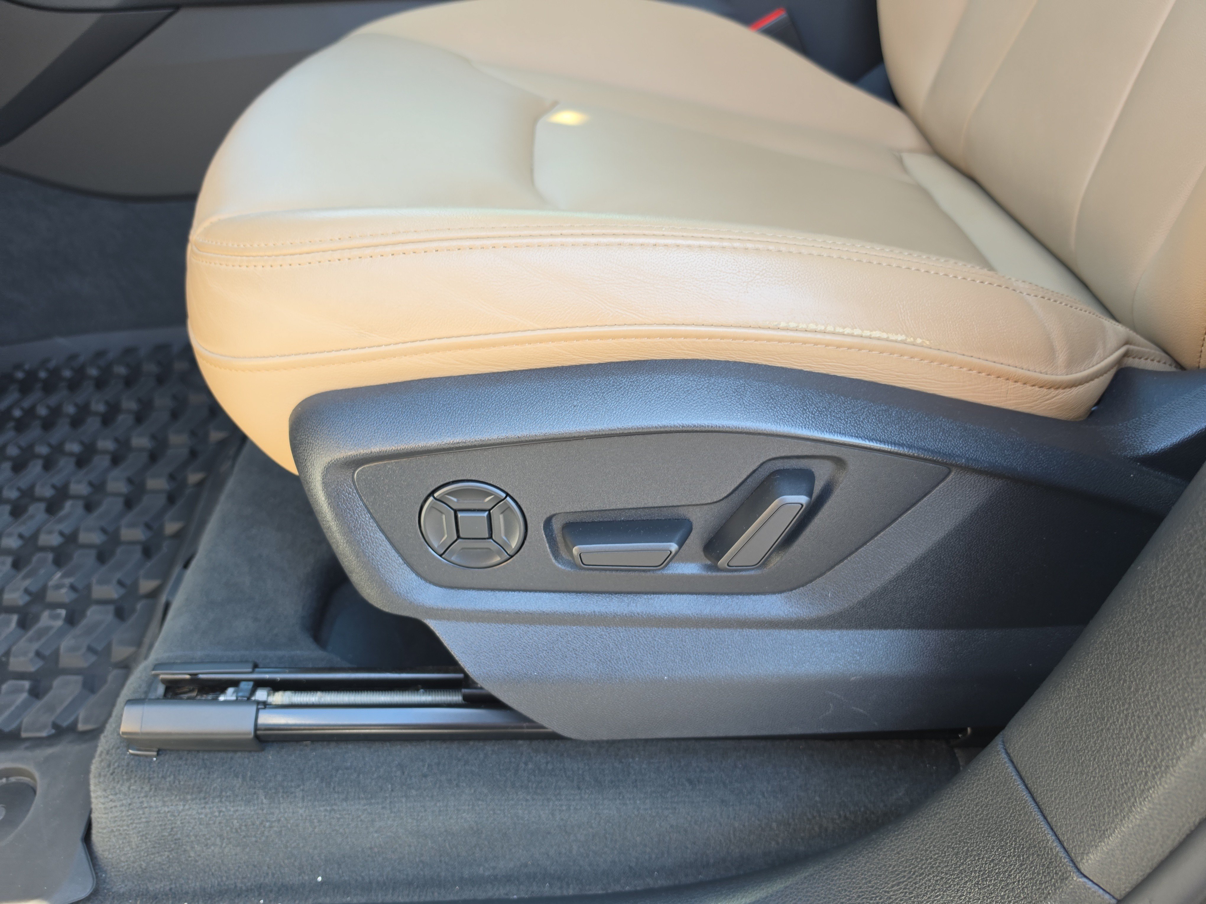 Used 2023 Audi Q7 2.0T Premium AWD/4WD image 18